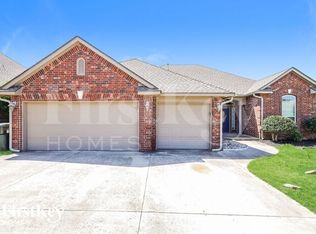 3204 Summit Bnd, Norman, OK 73071