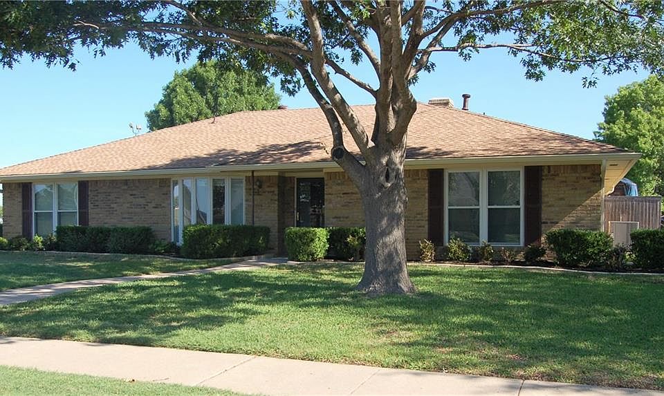 1st image of 2525 Delmar Dr