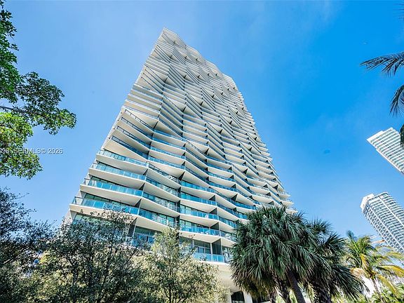 3rd image of 460 NE 28th St APT 1801