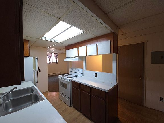 2nd image of 826 Bank St APT 3