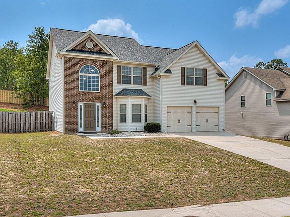 2nd image of 2211 Grandwood Ln Lane