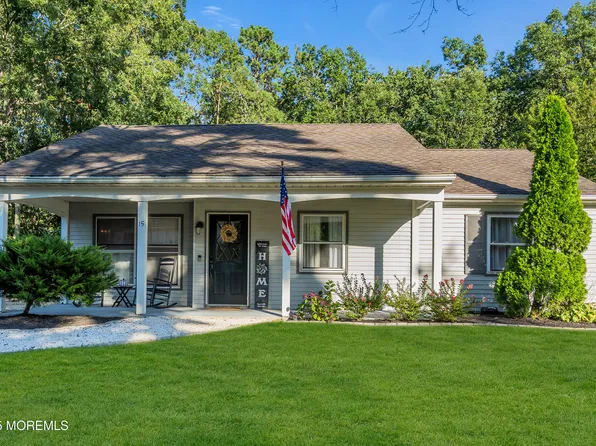 15 Chestnut Way Circle, Barnegat, NJ 08005