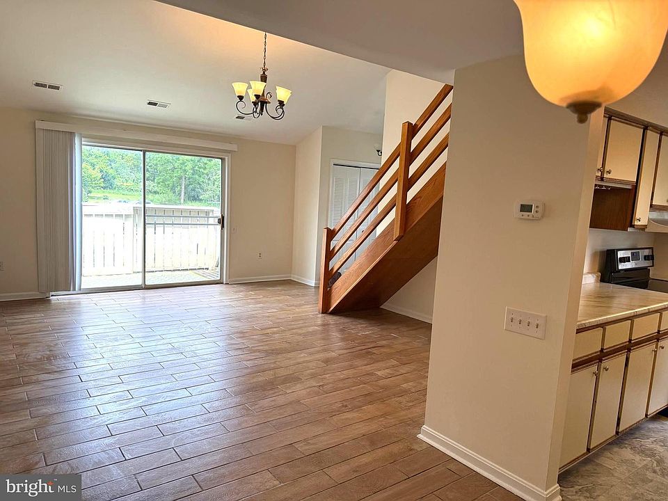 1st image of 1538 Kensington Dr