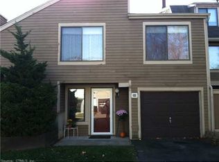 218 Crosswoods Rd, Branford, CT 06405