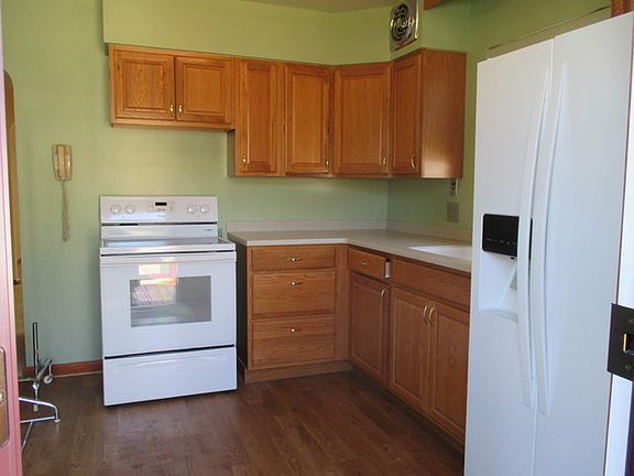 4th image of 3732 Oak Park Ave