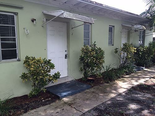 1st image of 417 SE 14th Ct APT 2