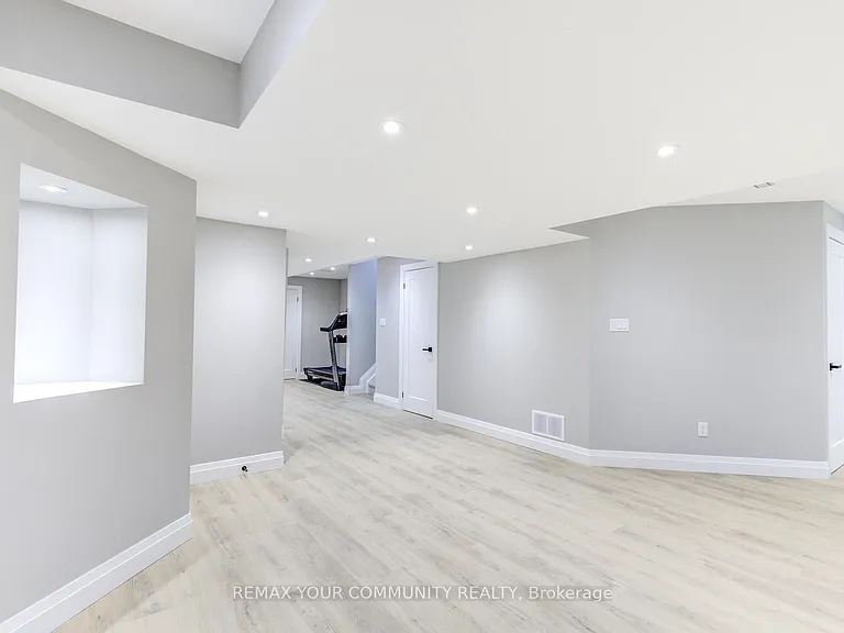 953 Barton Way — Photo 45