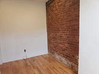 Rented by Metropolitan Property Group