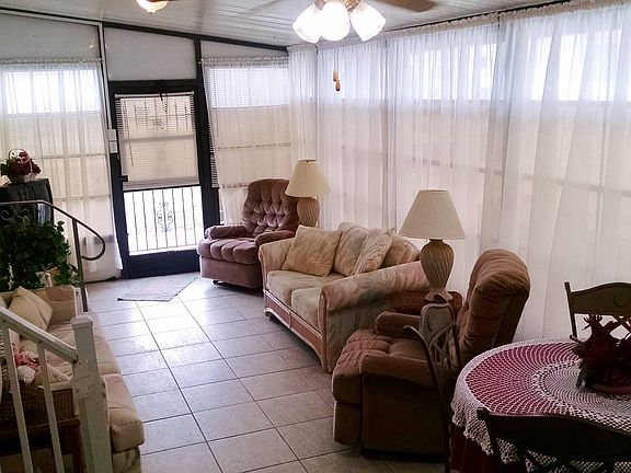 4th image of 26 La Fonda Ln