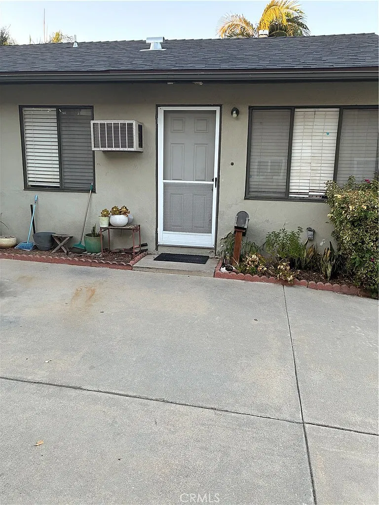 1 bed, 500 sqft, $2,100 — Photo 1