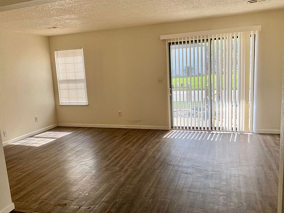 2nd image of 3 Georgetown Dr Unit A