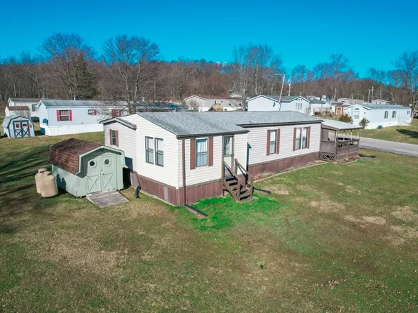 104 Woodview Dr, Valencia, PA 16059