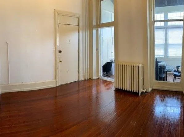 4011 Chestnut St APT 1F, Philadelphia, PA 19104