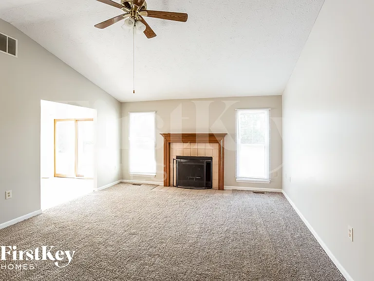 2204 Valley Creek West Ln — Photo 3