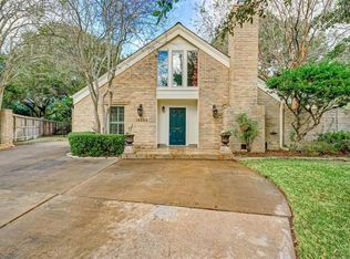10222 Piping Rock Ln, Houston, TX 77042