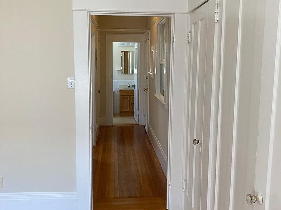 4th image of 170 Duboce Ave #9