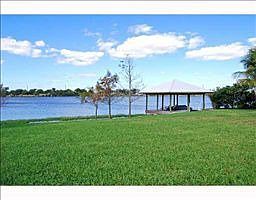 2nd image of 1900 Lake Dr