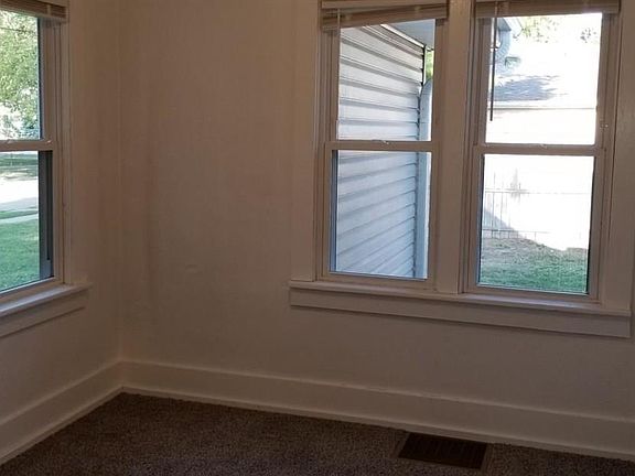 4th image of 806 Paul Ave