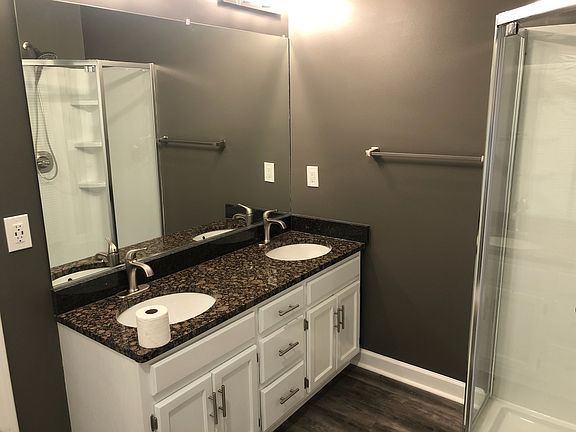 5th image of 202 Bonita Ave