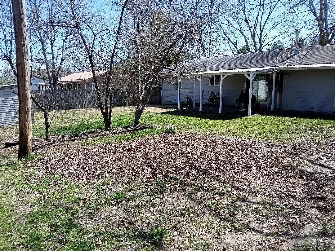 3 bed, 1040 sqft, $1,200 — Photo 3