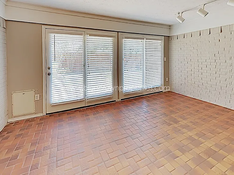 1804 Mercedes Pl — Photo 15