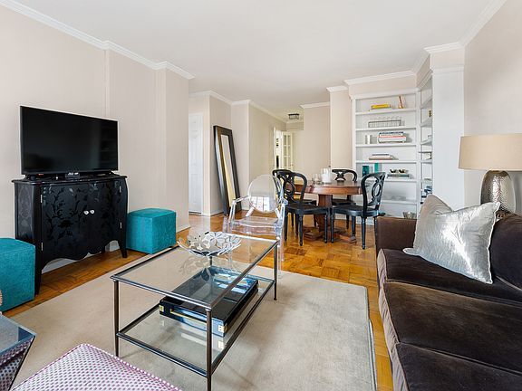 2nd image of 10 W 15th St APT 1003