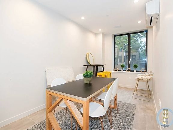 4th image of 1332 Bergen St #1