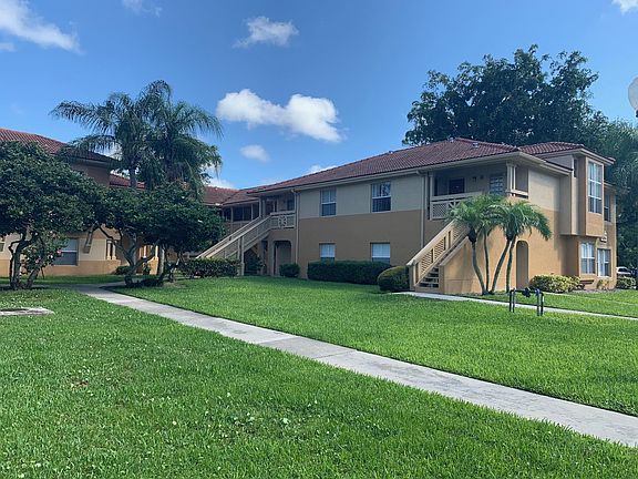 2nd image of 4799 Via Palm Lk Unit 1611