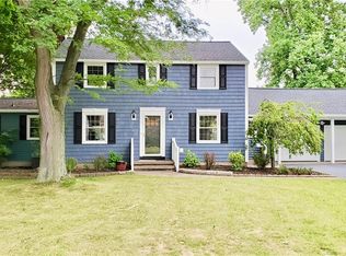 14 Maryvale Dr, Webster, NY 14580