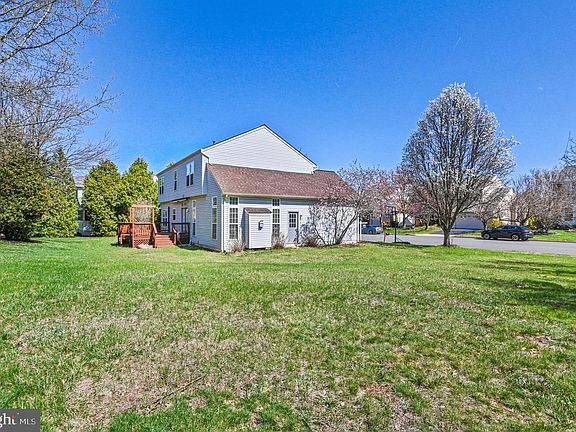 3rd image of 20733 Rainsboro Dr