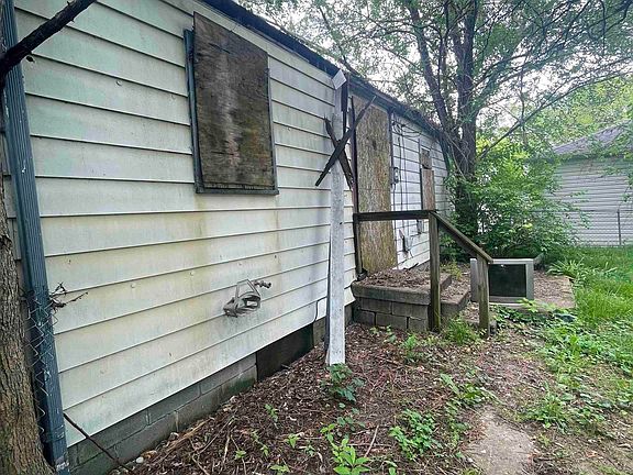 2nd image of 2908 Central Ave