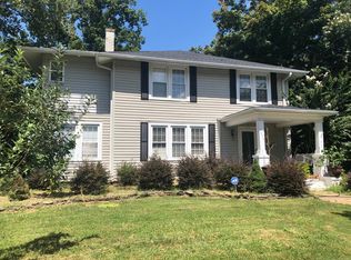 1074 S Hawthorne Rd, Winston Salem, NC 27103