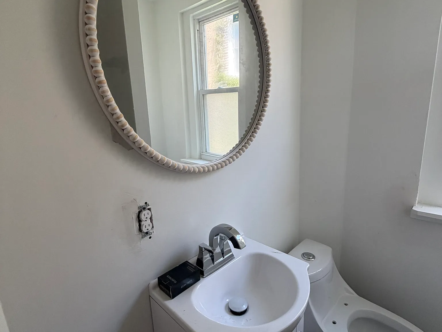 2 bed, 900 sqft, $1,200 — Photo 2