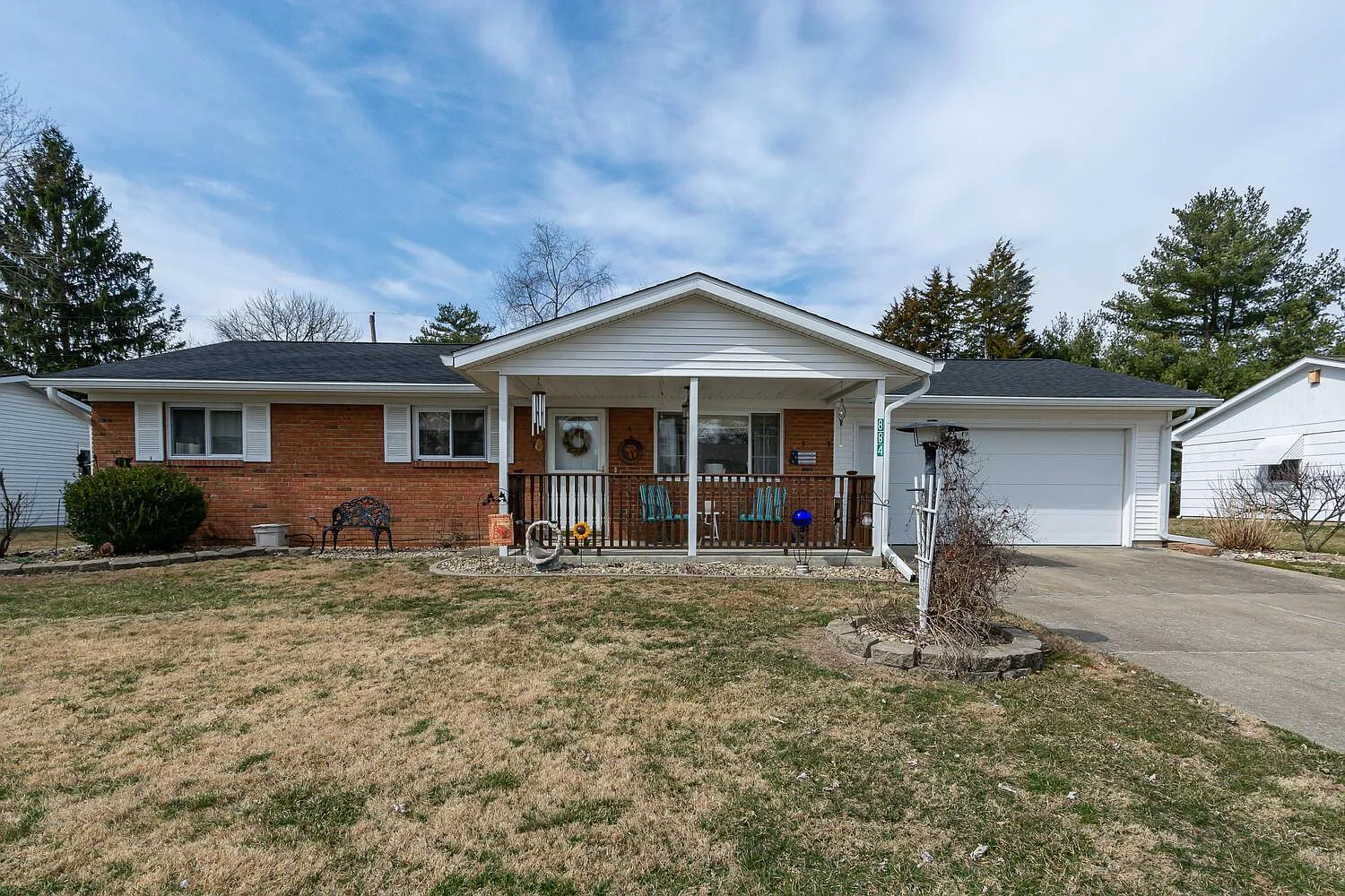 884 S Western Dr photo 1