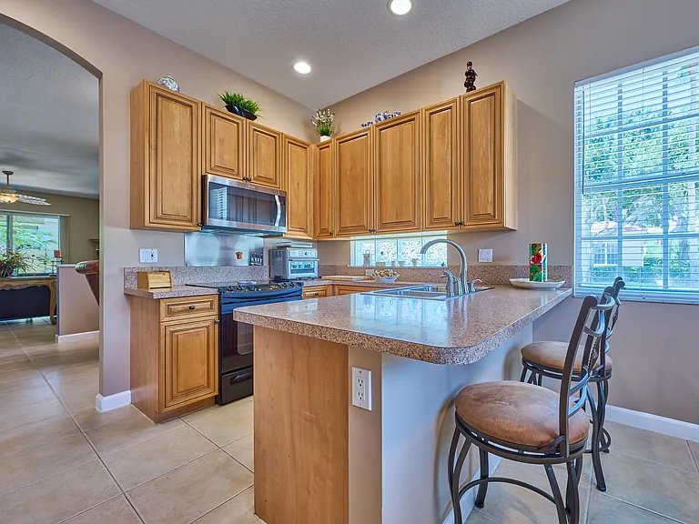 530 Commons Dr — Photo 8