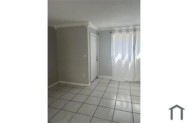 Building Photo - 927 NW 7th Ct #2