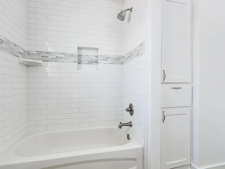 5918 Southampton Pl — Photo 24