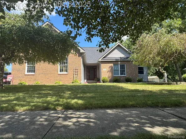 1454 Surrey Ln, Davison, MI 48423