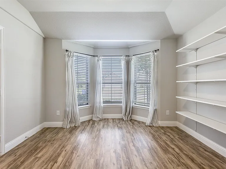 3725 Holley Ridge Way — Photo 4