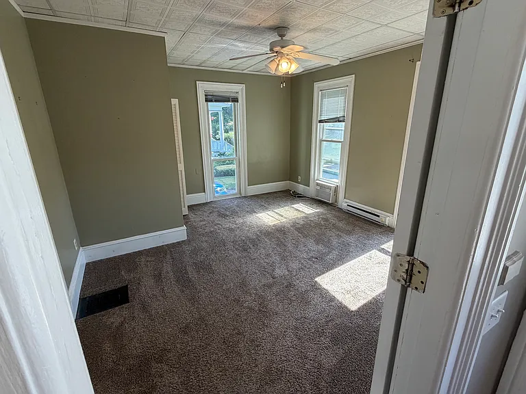 42 Vick Park #1 — Photo 2