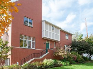 4560 W Pne, Saint Louis, MO 63108