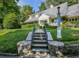14 Village Ln, Bronxville, NY 10708
