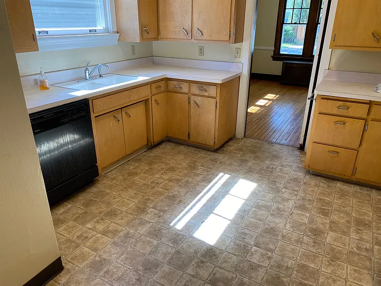620 McClellan St — Photo 10