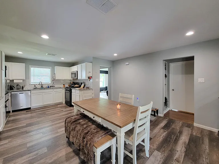 4405 W 43rd St — Photo 9