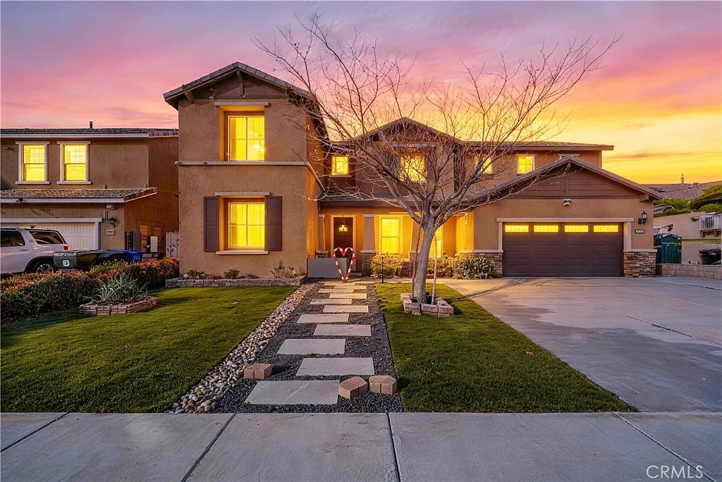 7 bed, 5.0 bath, 4100 sqft, $4,990 — Photo 2