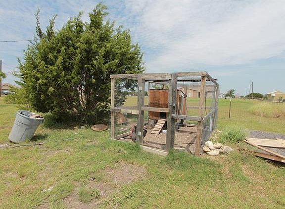 3rd image of 925 Thousand Oaks Trl