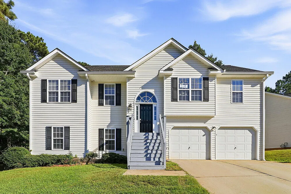 4 bed, 3.0 bath, 2152 sqft, $2,235 — Photo 1