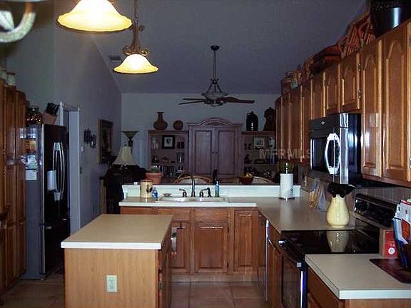 5th image of 2327 Oldfield Dr