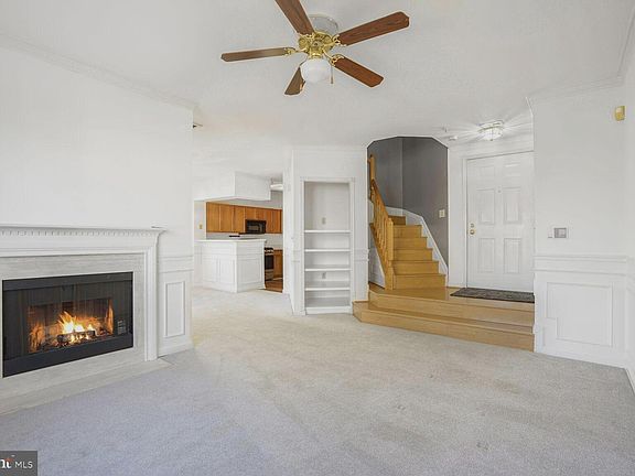 2nd image of 2107 Highcourt Ln APT 301