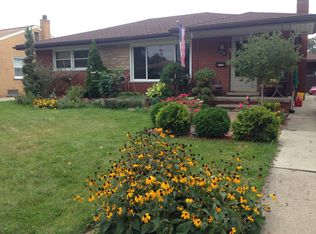 6418 Golfview St, Garden City, MI 48135